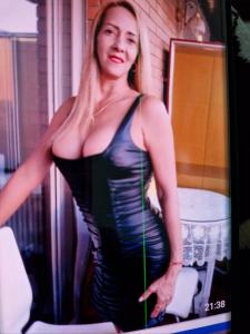 672874493: Chica busca chico en Barcelona