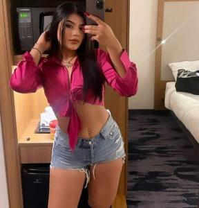 653274020: Chica busca chico en Gerona