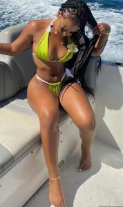 611306347: Chica busca chico en La Coruña