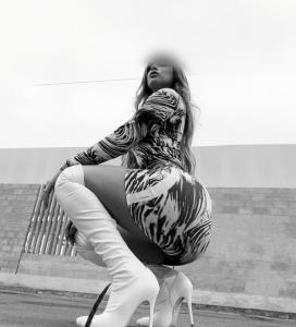 603385111: Chica busca chico en Badajoz