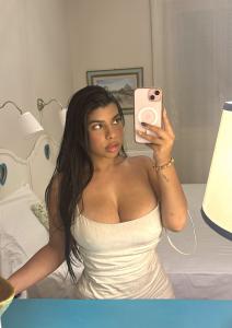 614879347: Chica busca chico en Granada