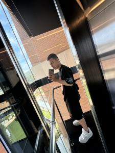 610073136: Chico busca chica en Barcelona