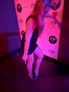 616884761: Chica busca chico en Madrid