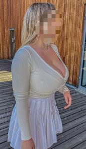 671498141: Chica busca chico en Barcelona