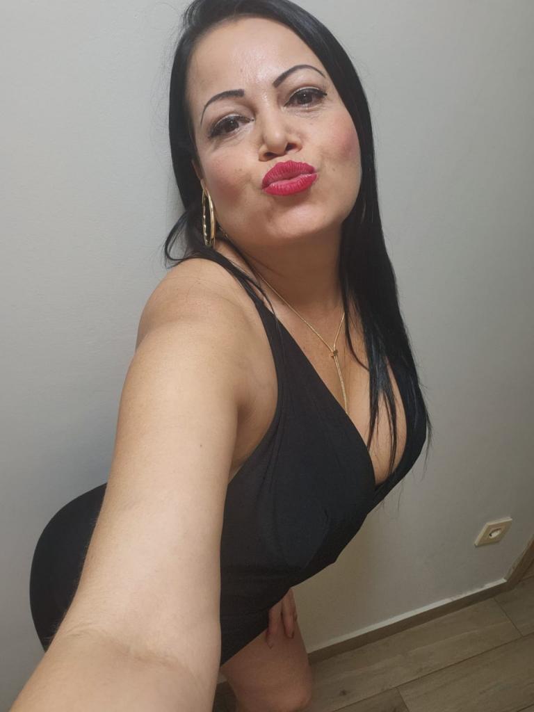 627344394: Chica busca chico en Barcelona