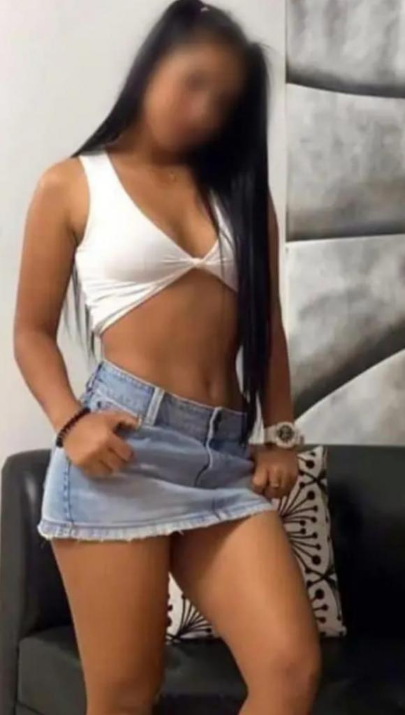 647029966: Chica busca chico en Cádiz