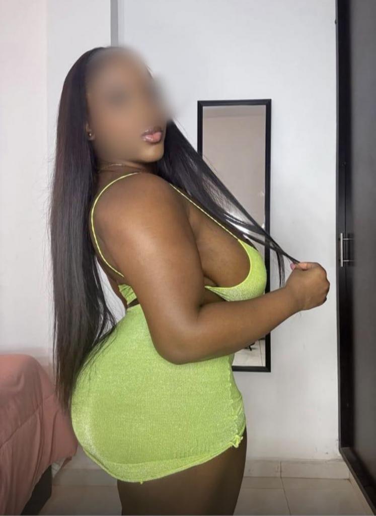 603947607: Chica busca chico en Barcelona