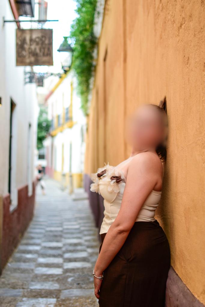 678971704: Chica busca chico en Sevilla