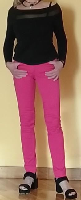 644695560: Chica busca chico en Navarra