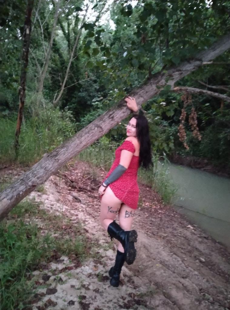 634287277: Chica busca chico en Pontevedra