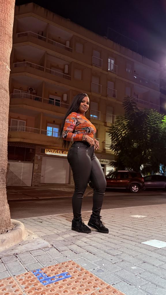 602055100: Chica busca chico en Almería