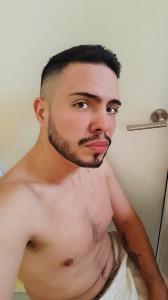 661168733: Chico busca chica en Sevilla