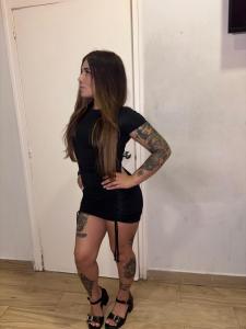 645578117: Chica busca chico en Barcelona