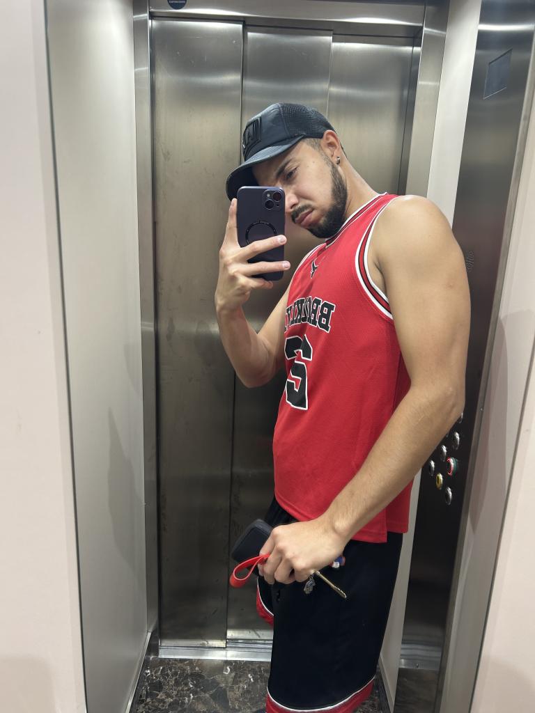 Chico busca chica en Asturias: 