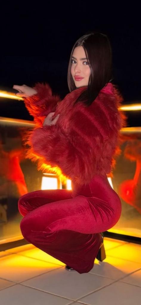 632589135: Chica busca chico en Ibiza