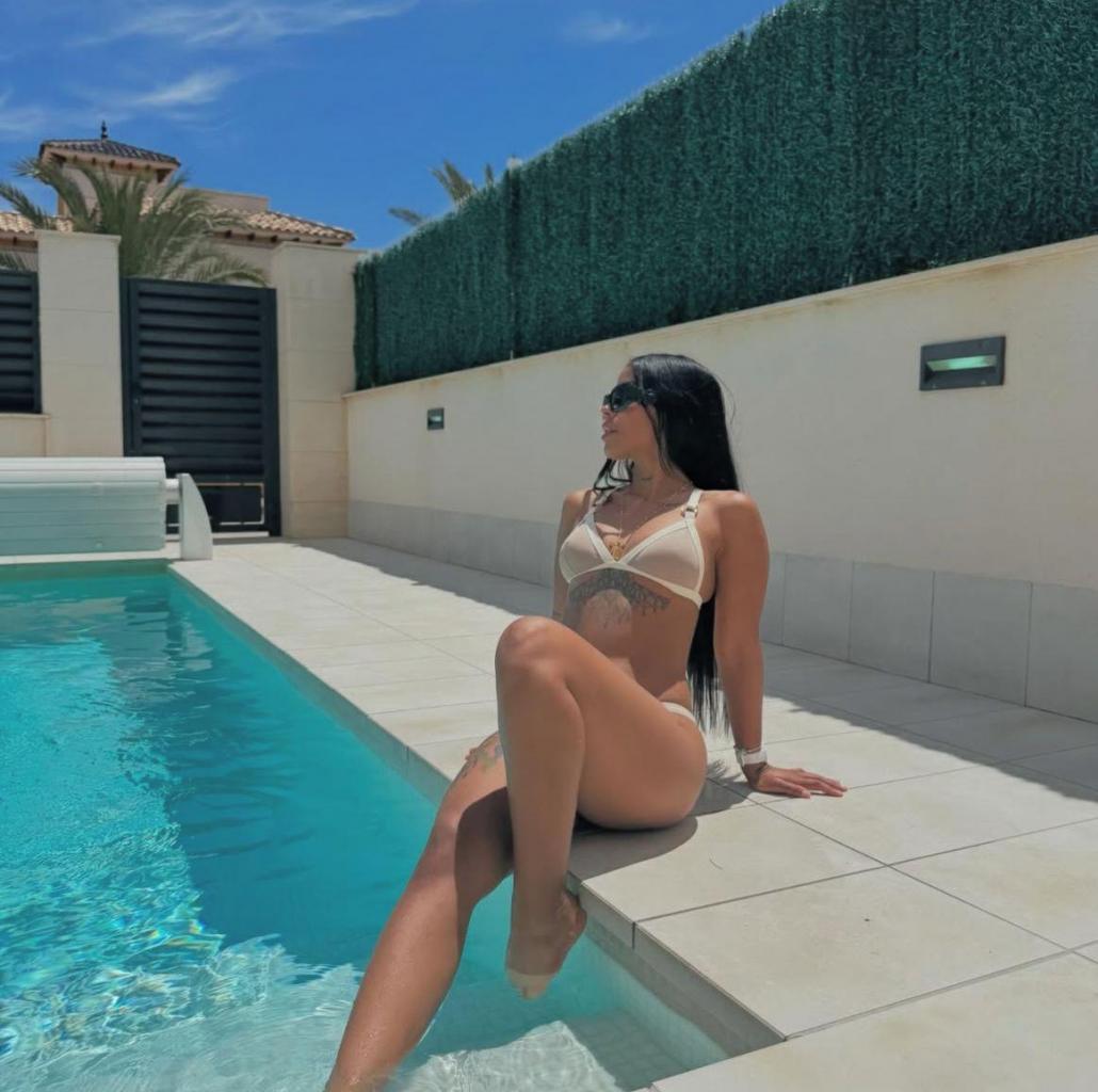 604358380: Chica busca chico en Almería