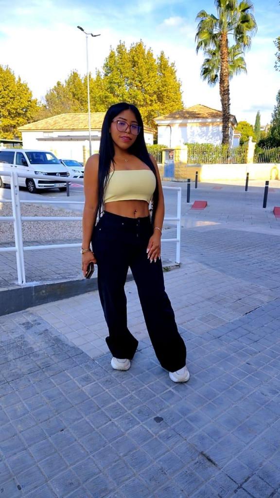 611361935: Chica busca chico en Alicante