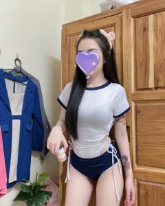 670726873: Chica busca chico en Barcelona