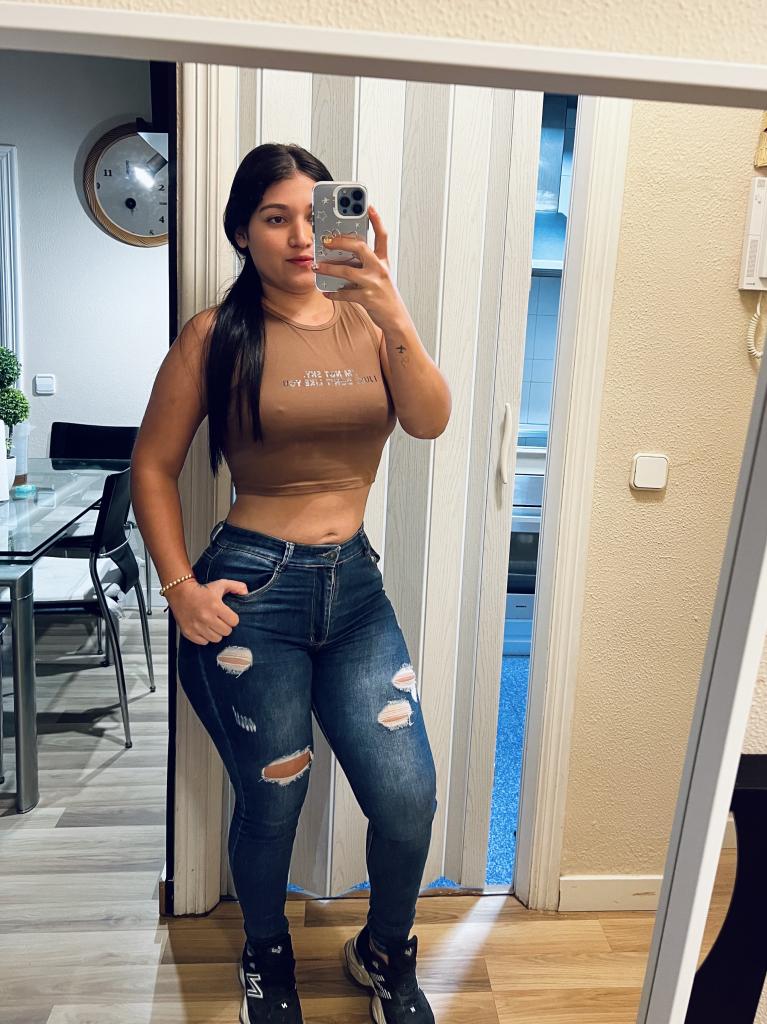 664377893: Chica busca chico en Cantabria