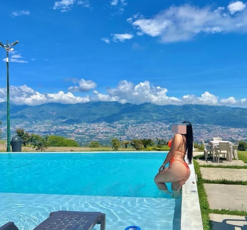 672886635: Chica busca chico en Navarra