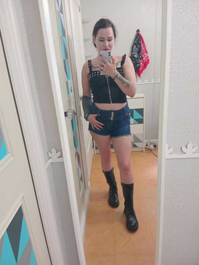 634287277: Chica busca chico en Pontevedra