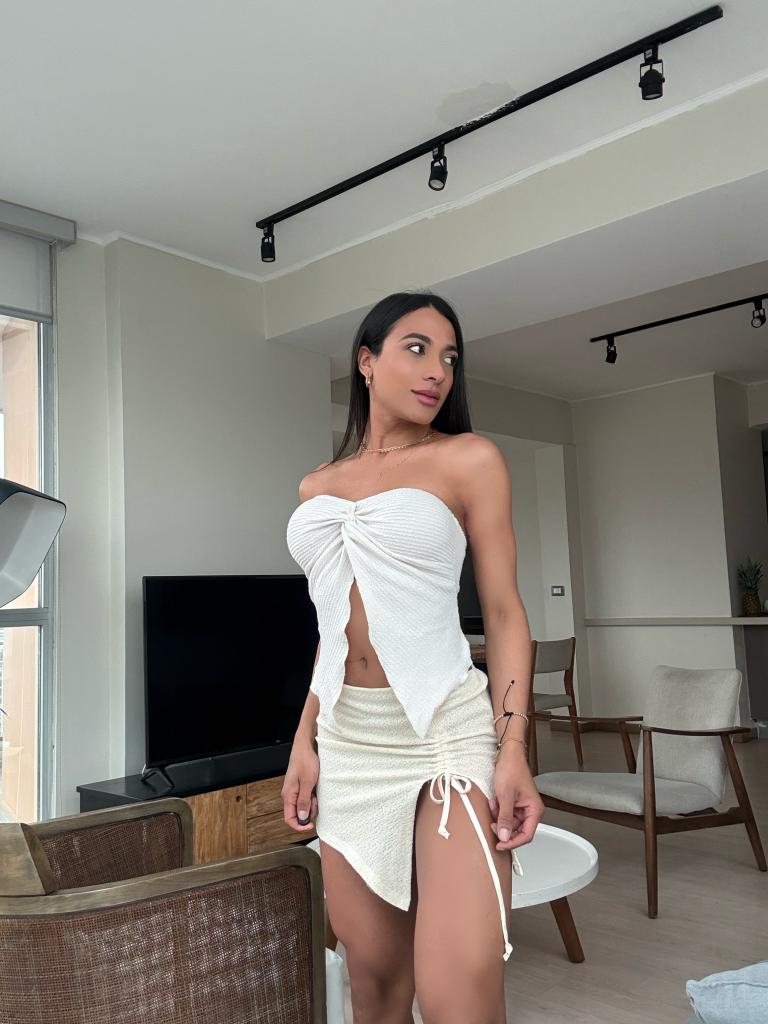 617737878: Travesti en Barcelona