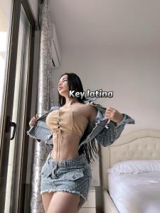 654697474: Chica busca chico en Barcelona