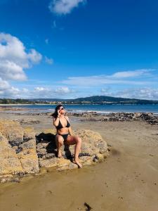 697696775: Chica busca chico en Cantabria