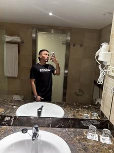 641454323: Chico busca chica en Barcelona