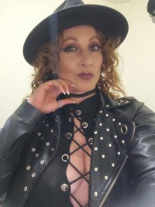 631132952: Chica busca chico en Barcelona