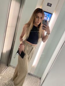 613840770: Travesti en León