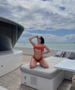 631226947: Chica busca chico en Madrid