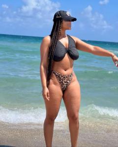 610352691: Chica busca chico en Barcelona