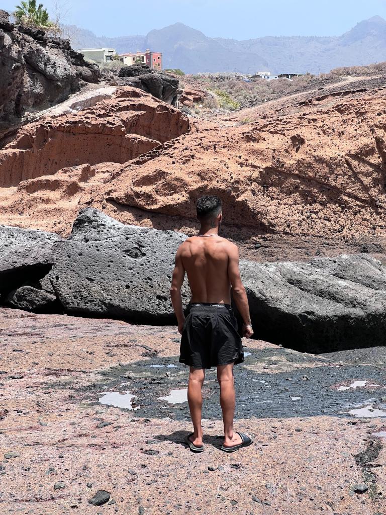 607618592: Chico busca chica en Tenerife