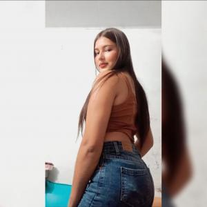 611306078: Chica busca chico en Murcia
