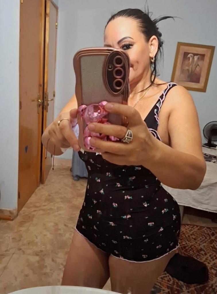 643669242: Chica busca chico en Murcia