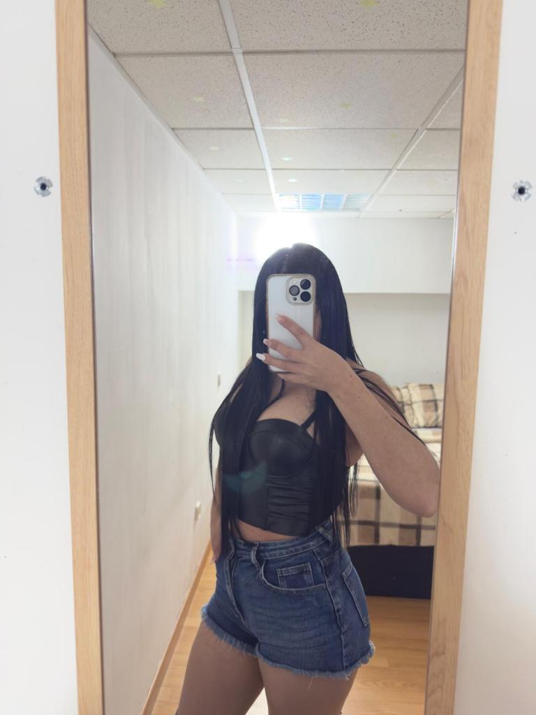 615517541: Chica busca chico en Gerona