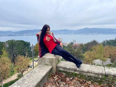 677913721: Travesti en Pontevedra