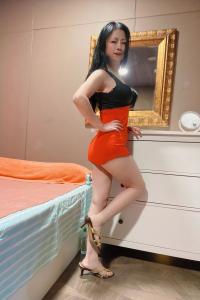 688183707: Chica busca chico en Barcelona