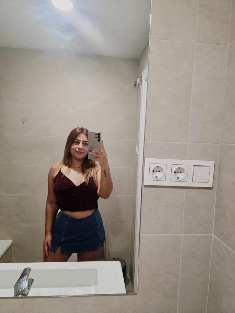 614970206: Chica busca chico en Málaga
