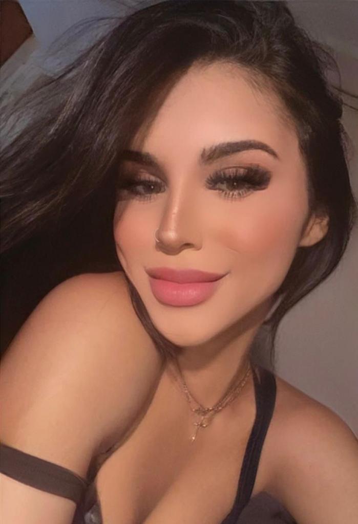 671509473: Travesti en León