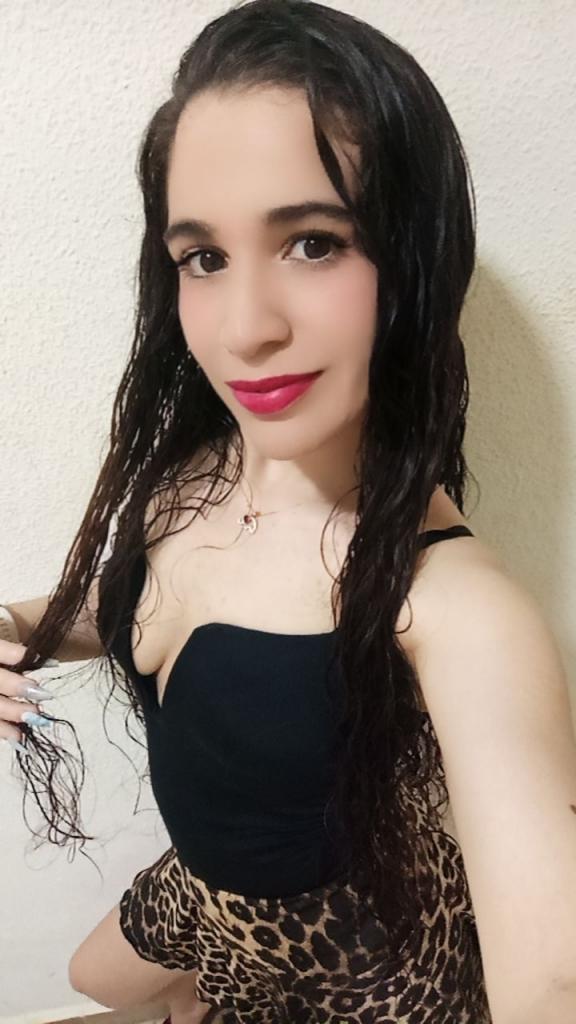 611886443: Chica busca chico en Alicante