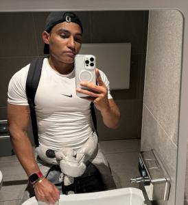 656415619: Chico busca chica en Madrid