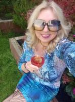 697685515: Chica busca chico en Gerona