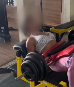 695548549: Chica busca chico en Madrid