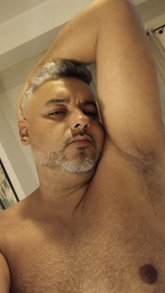 614076474: Chico busca chica en Almería