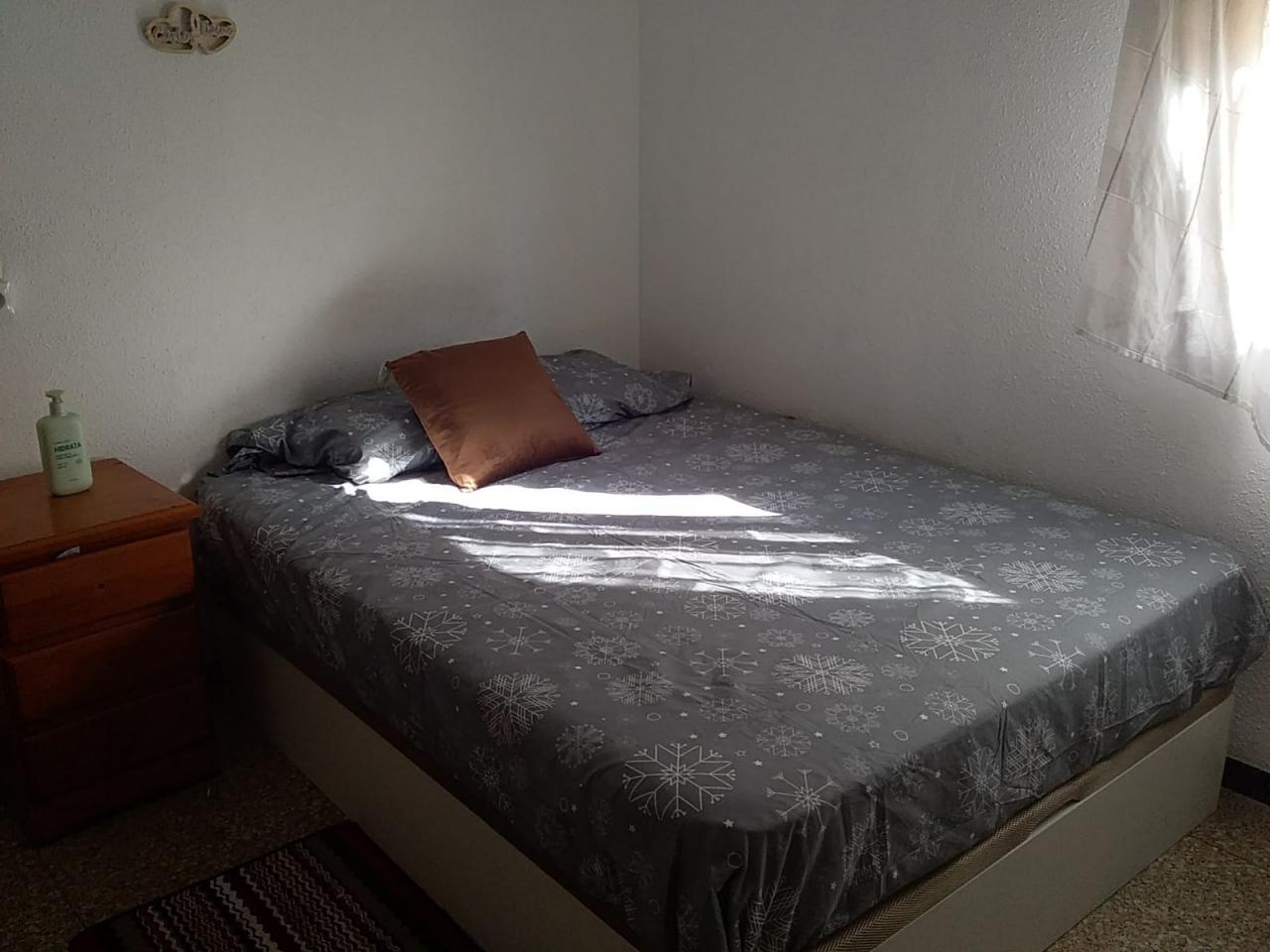 613591640: Chica busca chico en Valencia