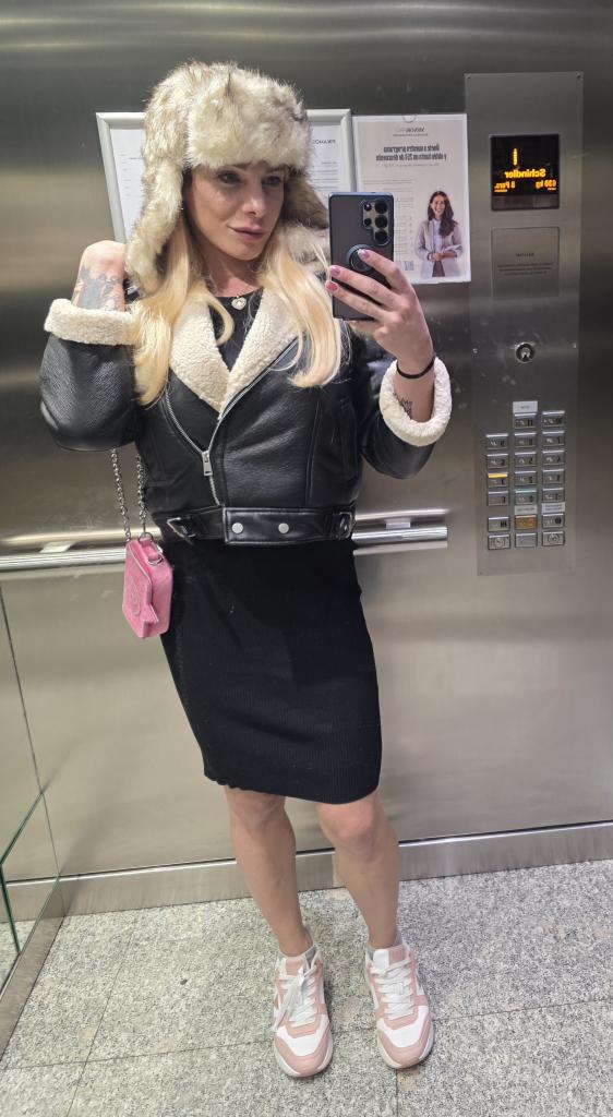 680538158: Transexual en Navarra