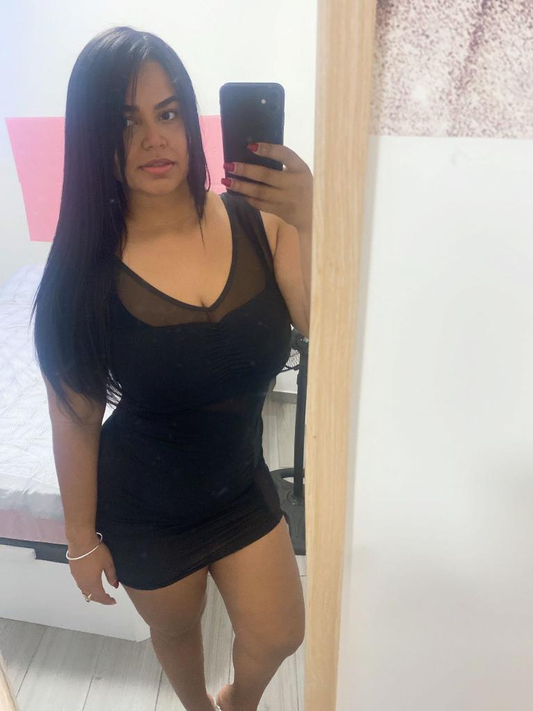 603270479: Chica busca chico en Sevilla