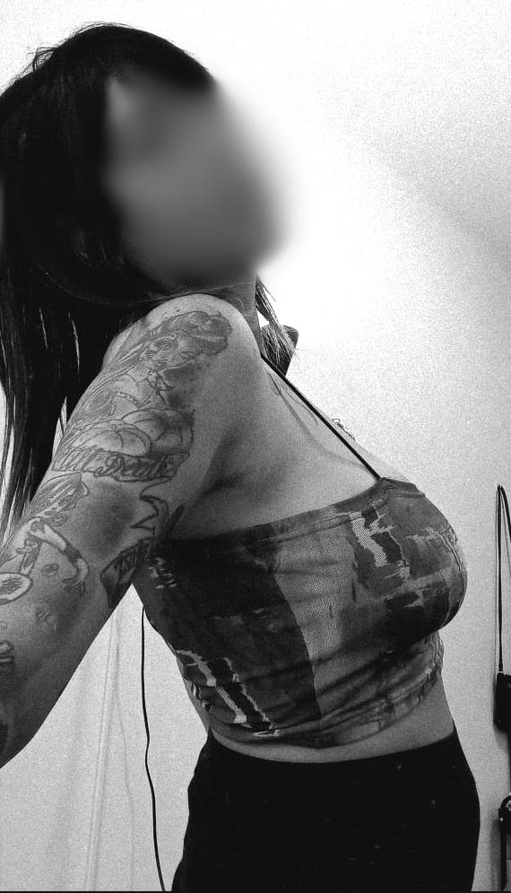 695333736: Chica busca chico en Barcelona